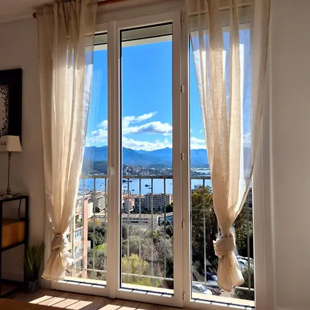 Vue Διαμέρισμα *